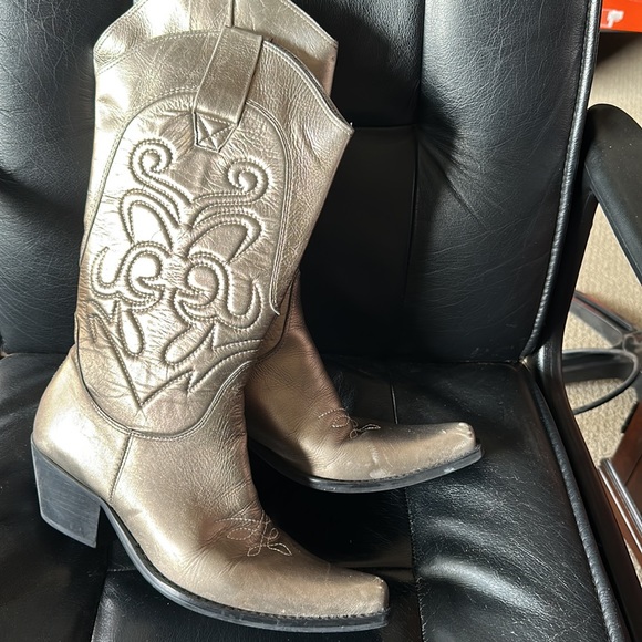 Cowboy Boots - Picture 3 of 11